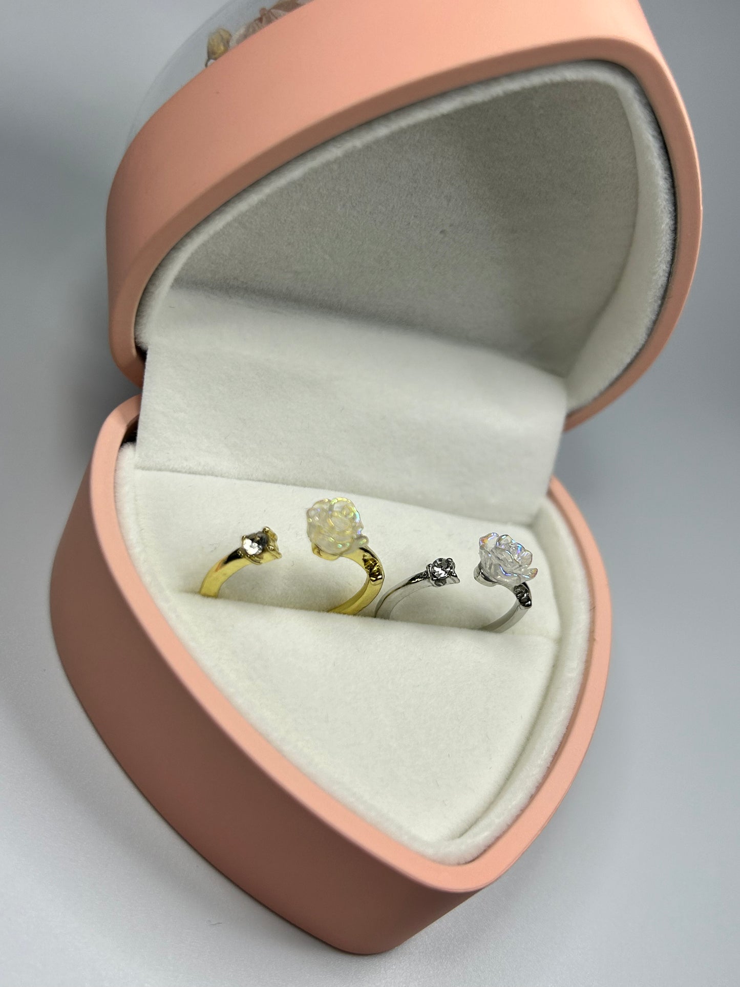 Anillo de rosa (¡NO lo ponga en agua!) Ajustable