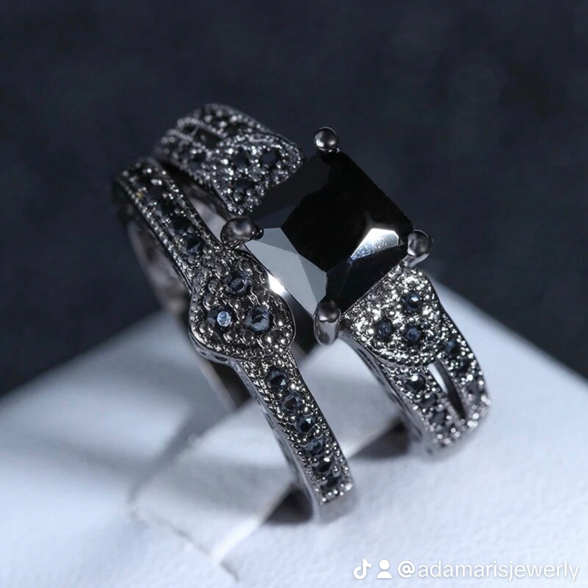 Morticia x Gómez rings (Sold separately)PREORDER