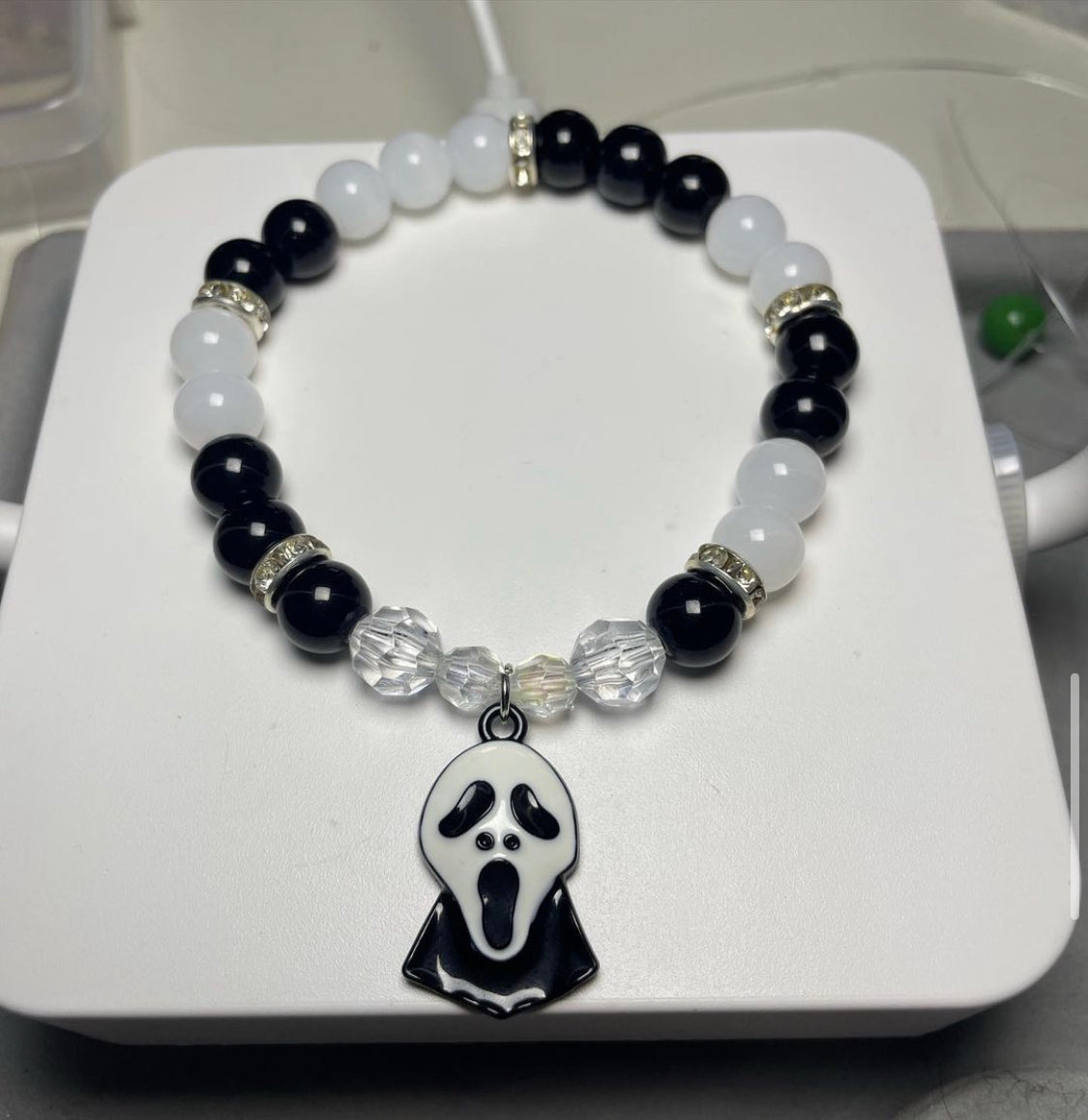 Pulsera de cara de fantasma